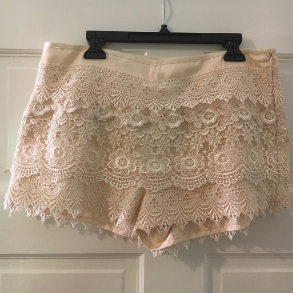 Lace shorts - Picture 1 of 4