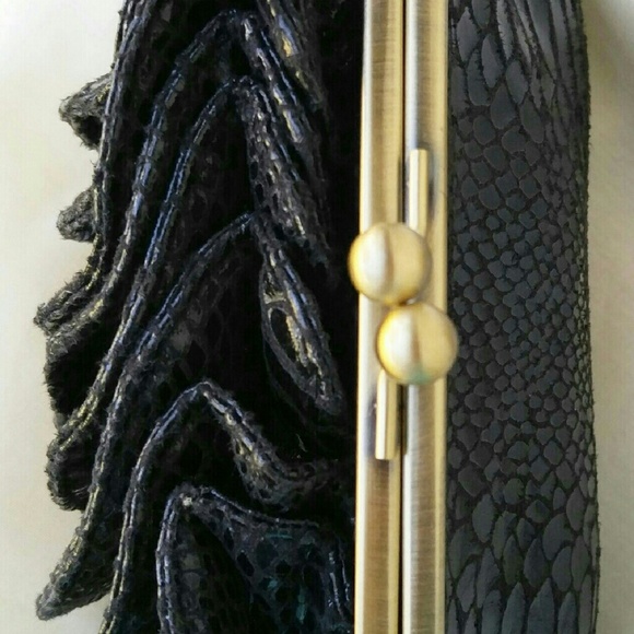 Black Ruffled Clutch - Picture 2 of 4