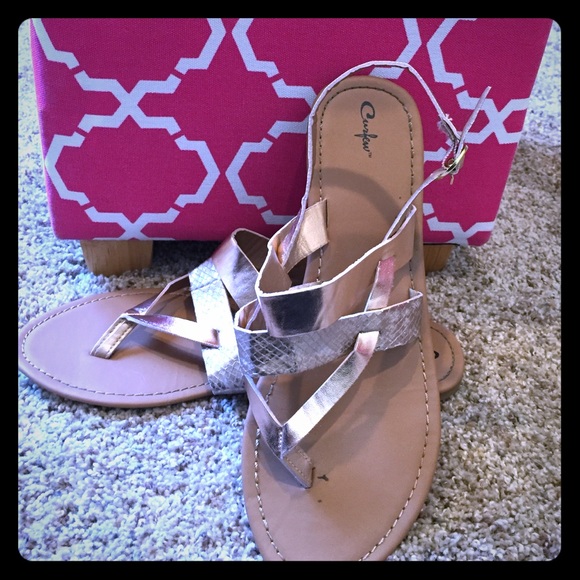 Snakeprint/metallic sandals!👣❤️