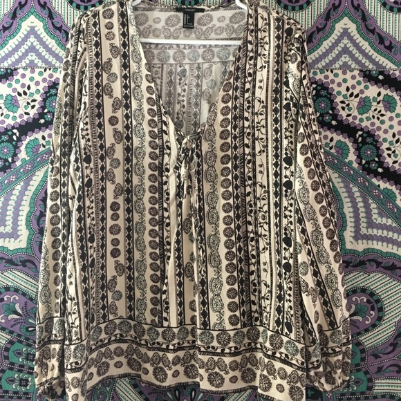 Forever 21 long sleeved blouse