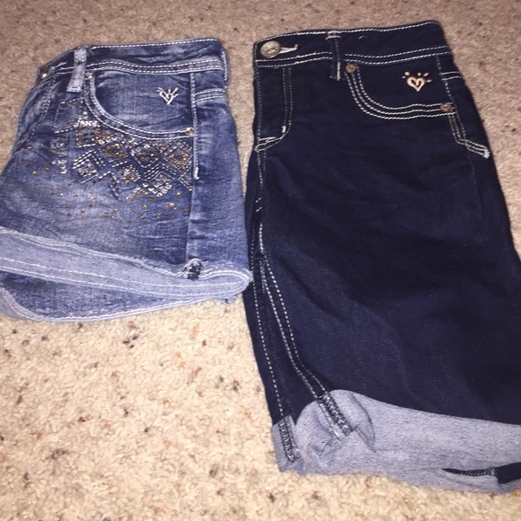 2 shorts