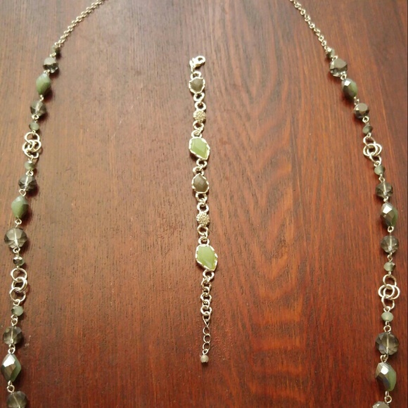 Silvertone Necklace and Bracelet set