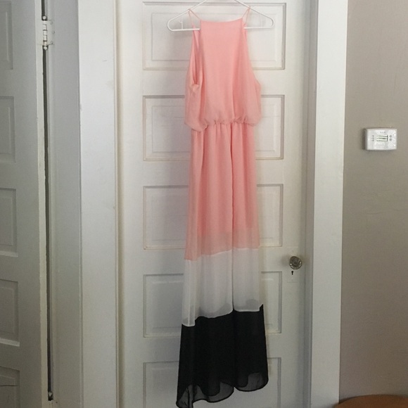 Beautiful long dress - Picture 2 of 4