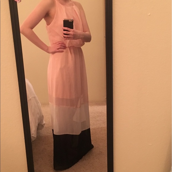 Beautiful long dress - Picture 4 of 4