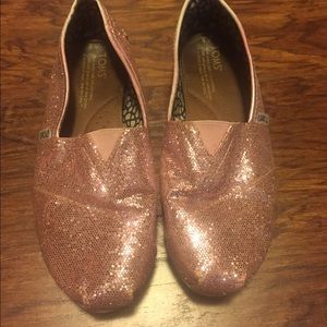 Pink sparkle TOMS size 8