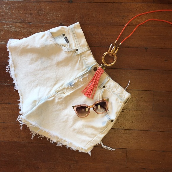 ❗️SOLD❗️Lee Riders Distressed Jean Shorts