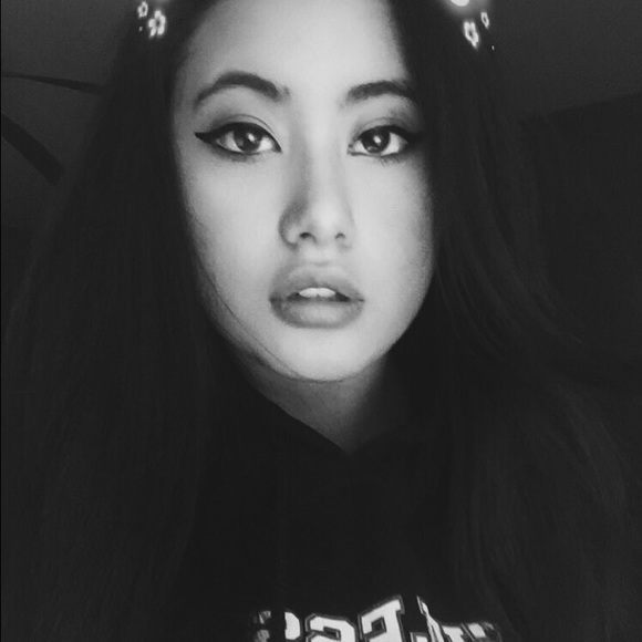 Meet your Posher, Lali - Picture 1 of 1