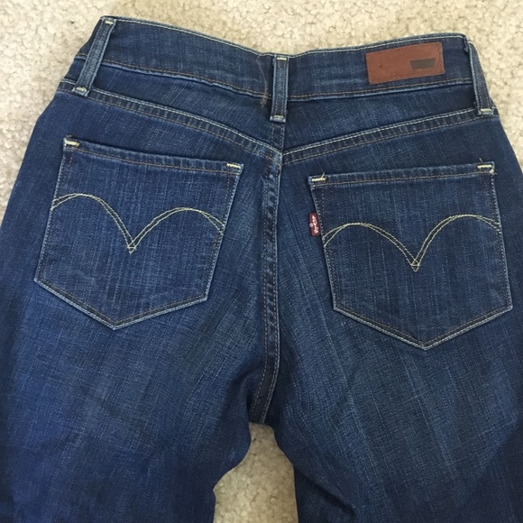 Boot cut Levis jeans - Picture 2 of 2