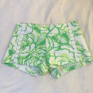 Floral Lilly Pulitzer shorts!