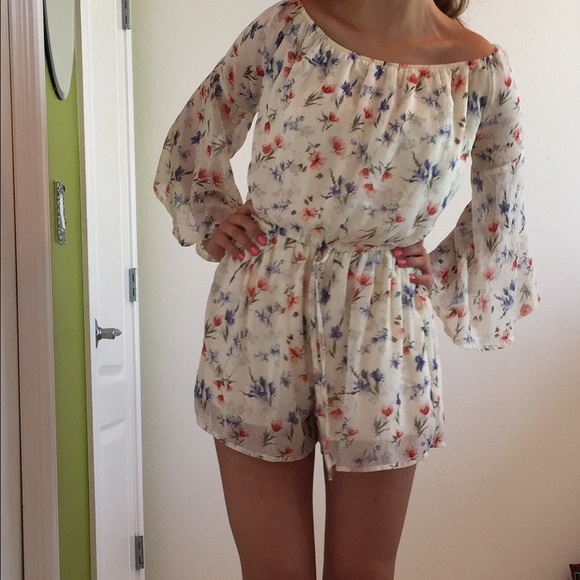 Off the shoulder floral romper