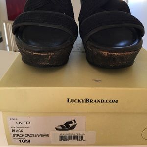 Lucky Brand Black Stretch Cross Weave Sandel