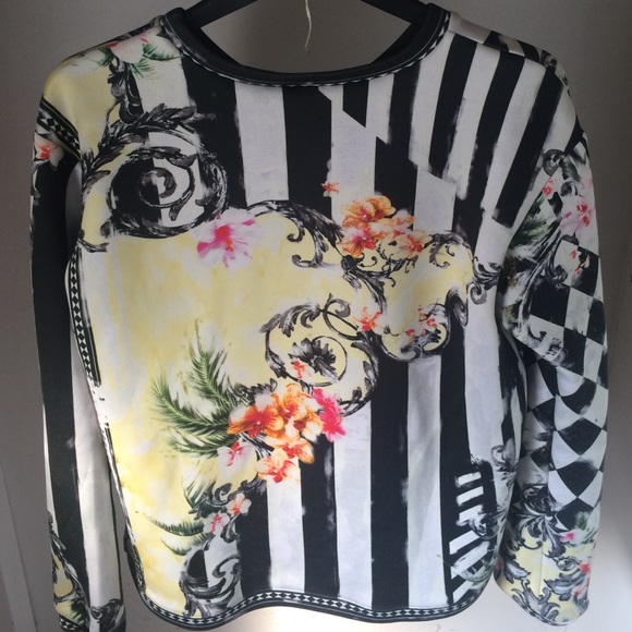 Balmain - Picture 2 of 4