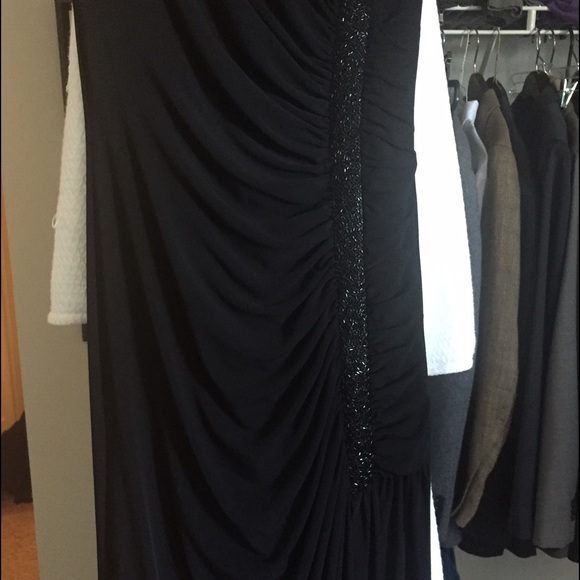 Laundry by Shelli Segal black dress with leg slit - Picture 3 of 4