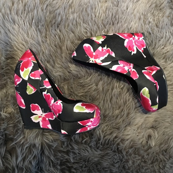 Sz 9 Spring & summer wedges