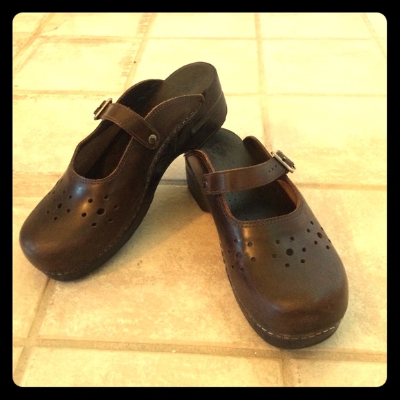SUPER Comfortable Slip-On Danskos!
