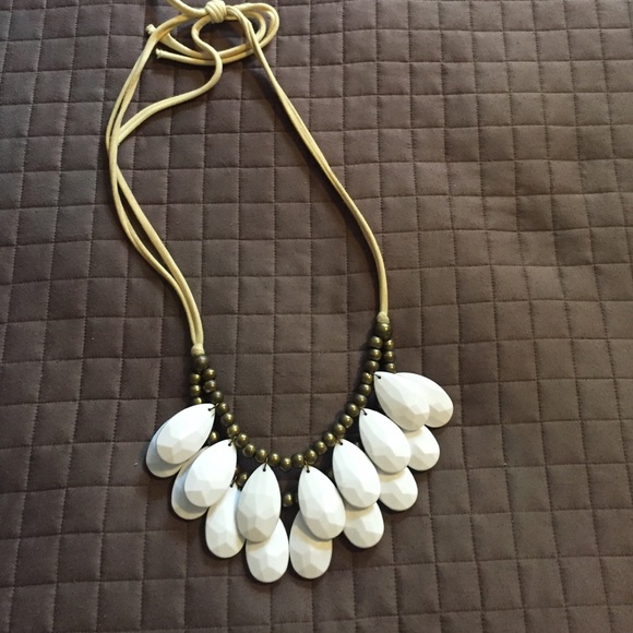 White statement necklace