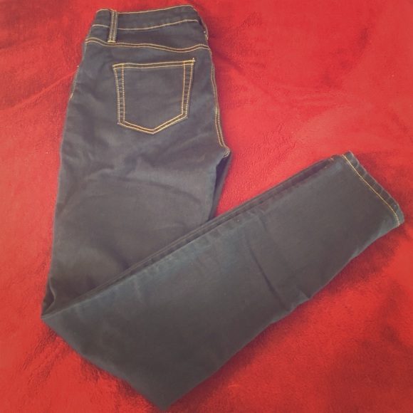 Mid rise jeggings that are in great condition.