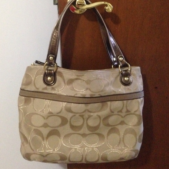 Coach purse - Picture 4 of 4