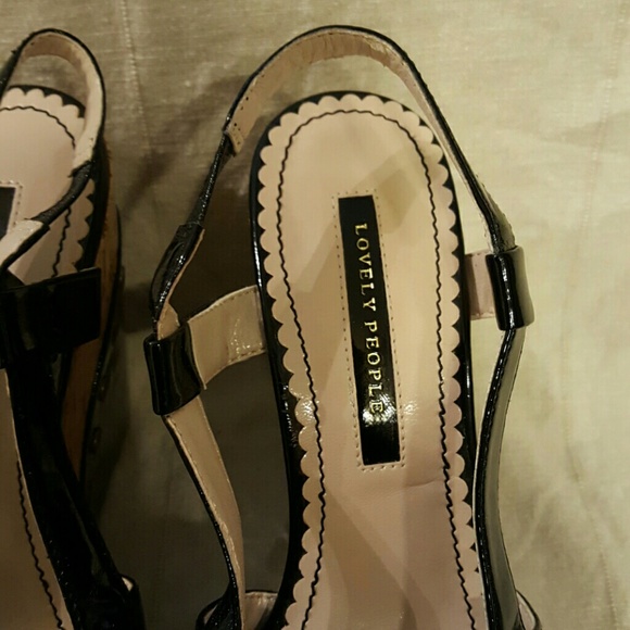 Shoes - Picture 4 of 4