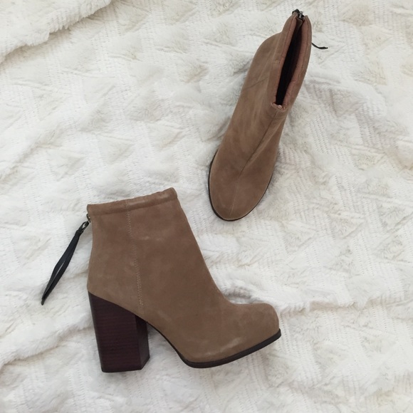 Jeffrey Campbell Shoes - Bnwt Jeffrey Campbell booties