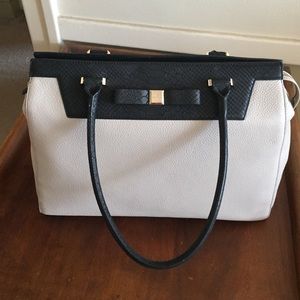 💯Authentic Kate Spade Rivas Street Selby huge