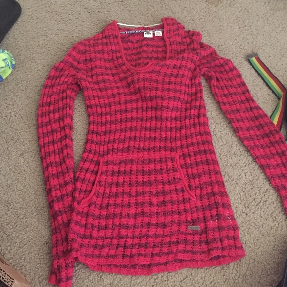 Kitted hoodie sweater.