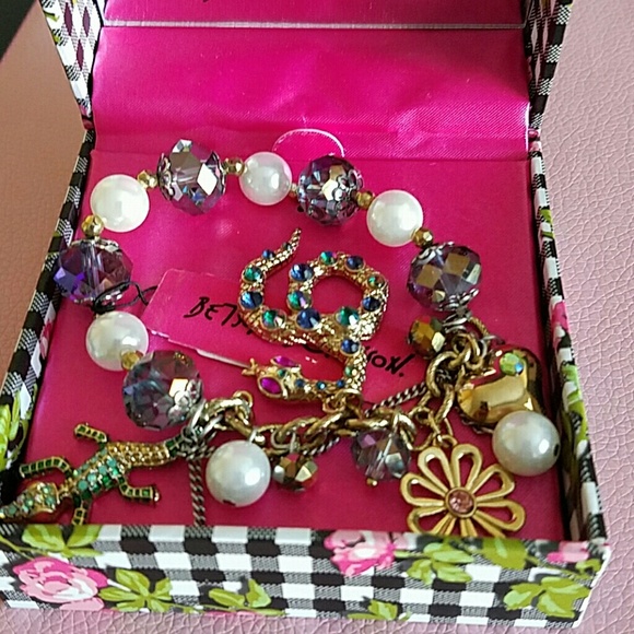NWT BETSEY JOHNSON BRACELET