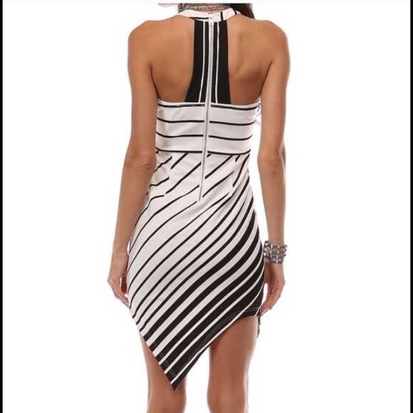 Asymmetrical striped dress - Picture 2 of 3