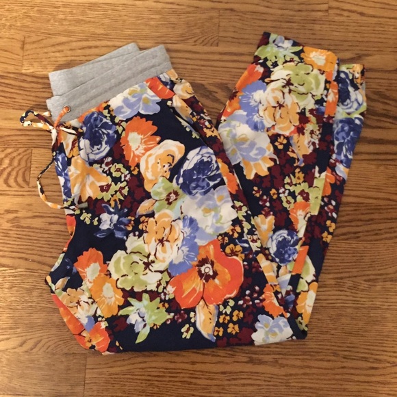 Anthropologie Pants - NEW Splendid Floral Print Joggers Small