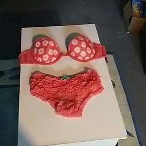 Bra and pantie set