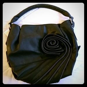 Black medium shoulder bag