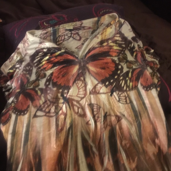 Ladies top for jeans or skirt