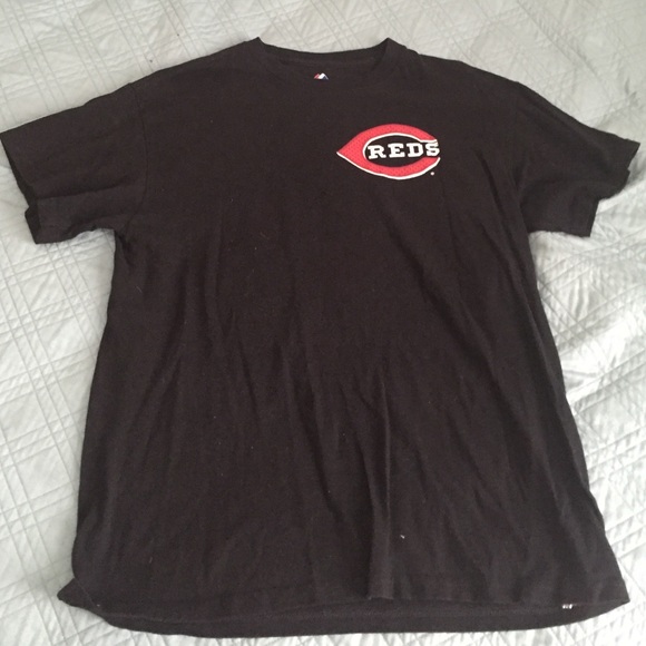 Mens red's t-shirt size medium