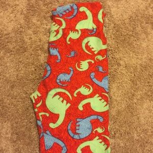 Lularoe OS Dino leggings!