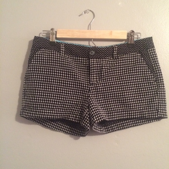 ▪️Black and White shorts ▫️