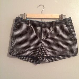 ▪️Black and White shorts ▫️