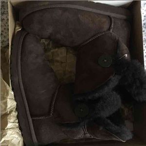Bailey Button uggs
