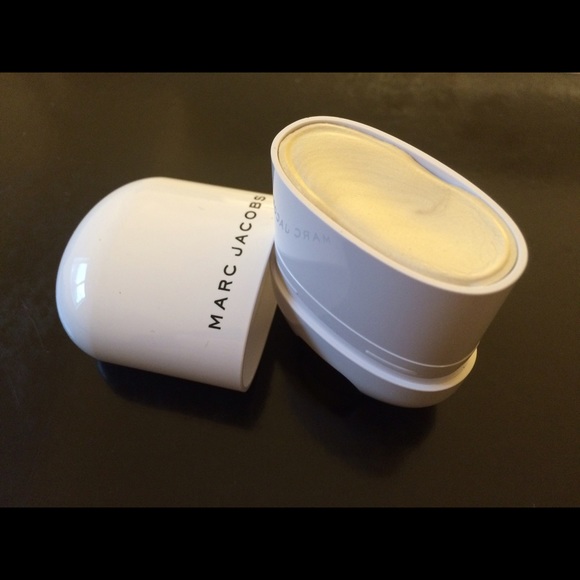 Marc Jacobs glow stick highlighter