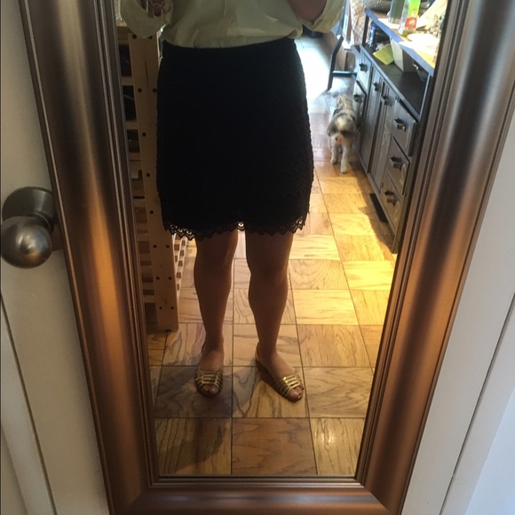 Club Monaco size medium navy blue lace skirt