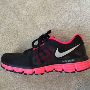 Nike dual fusion running shoes