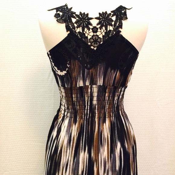 Abstract Maxi Dress - Picture 4 of 4