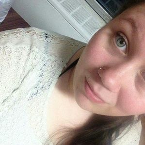 Meet your Posher, Becca
