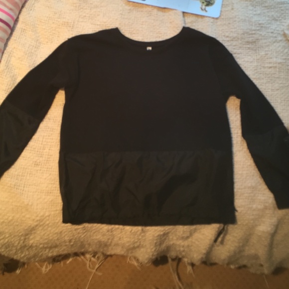 Fabletics black sweatshirt