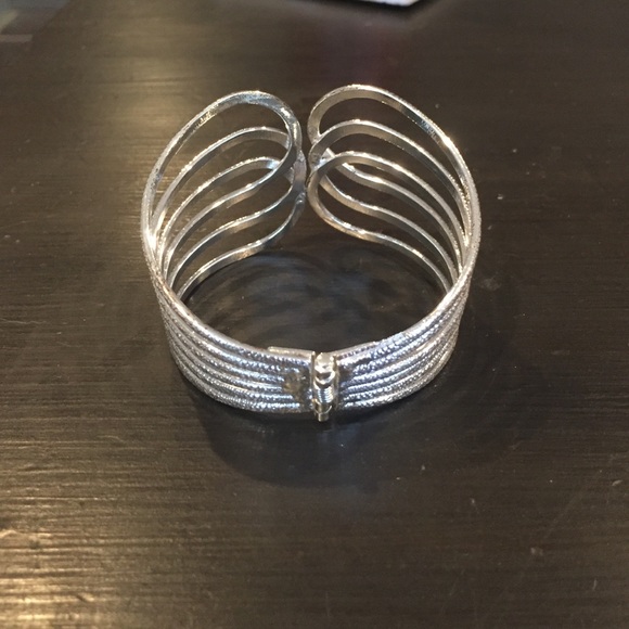 Infinity hinge cuff bracelet - Picture 2 of 3