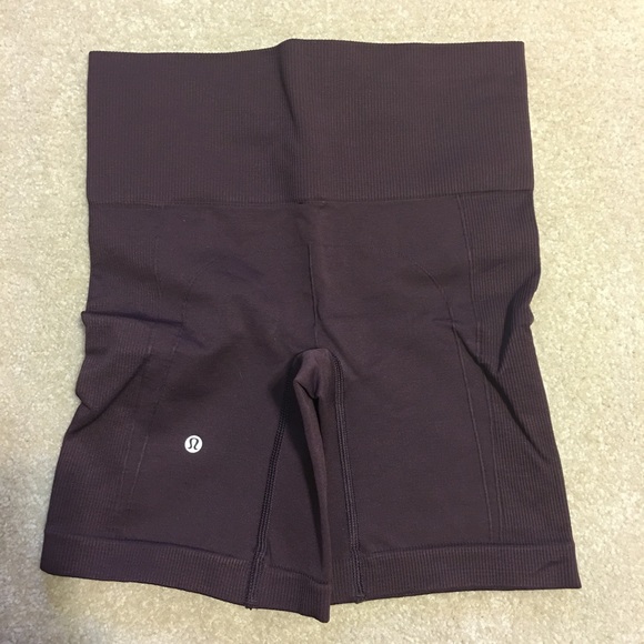 LULULEMON BIKER SHORTS