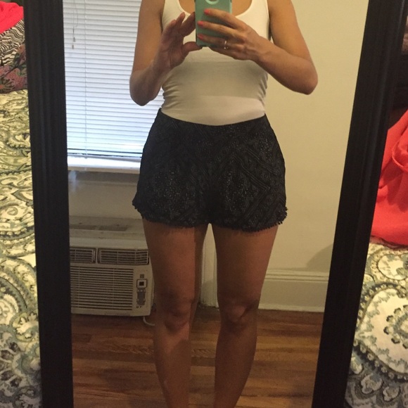 High-wasted shorts with adorable details