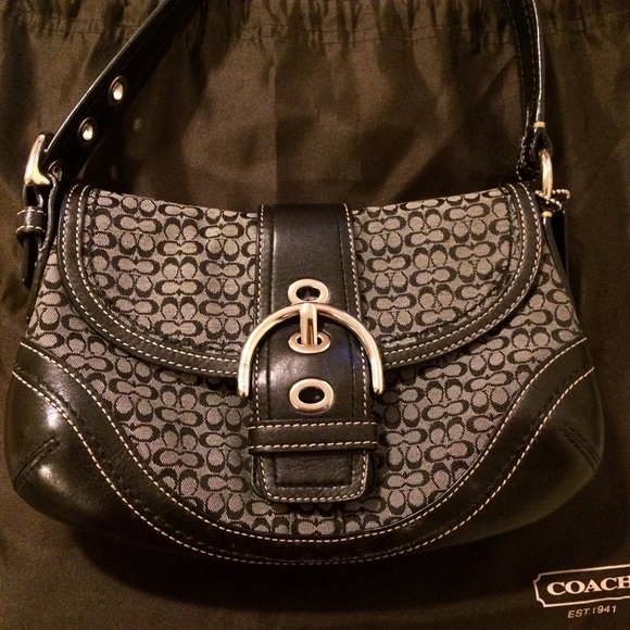 Coach Handbags - Gently used classic Coach purse