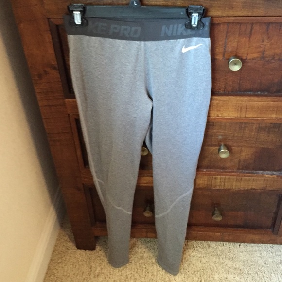 Nike Pro light gray leggings