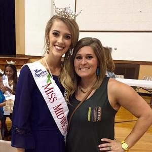 Meet your Posher, Denae