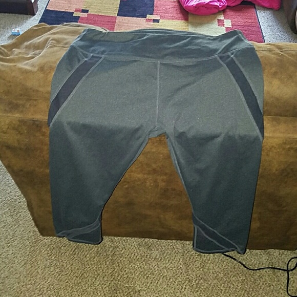 Fabletics yoga leggings with mesh